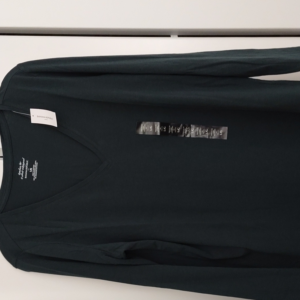 NWT Banana Republic Timeless Tee large